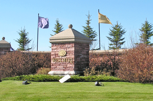 Entrance to Lakeside Greens Golfcourse