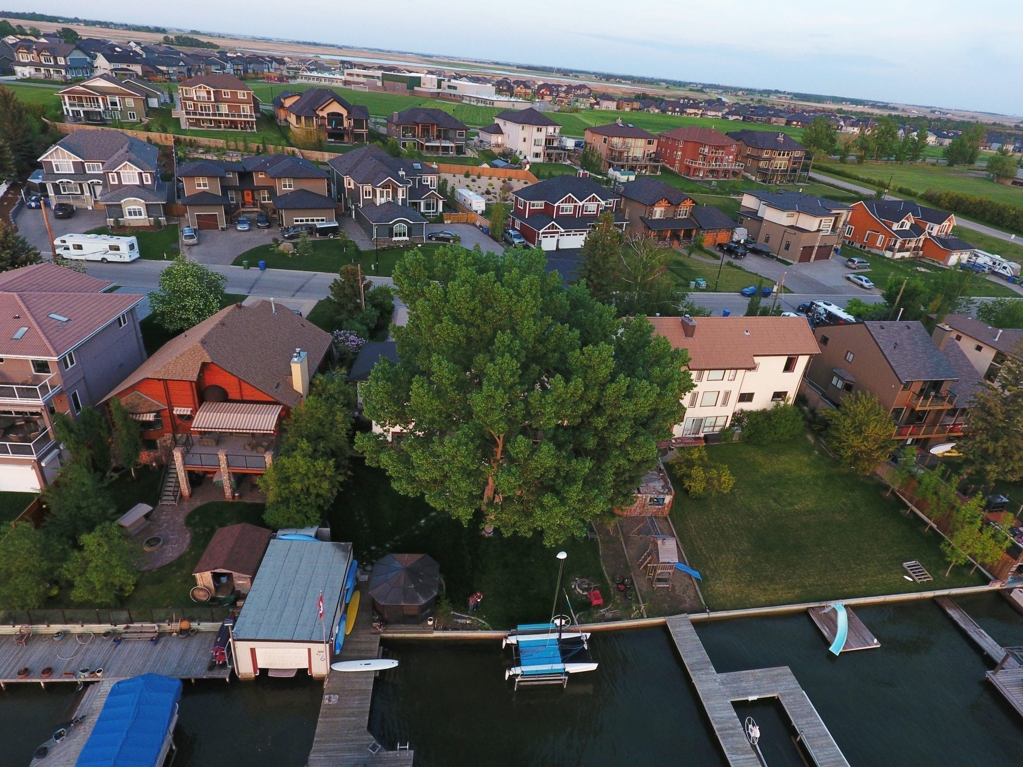 Chestermere homes close to lake